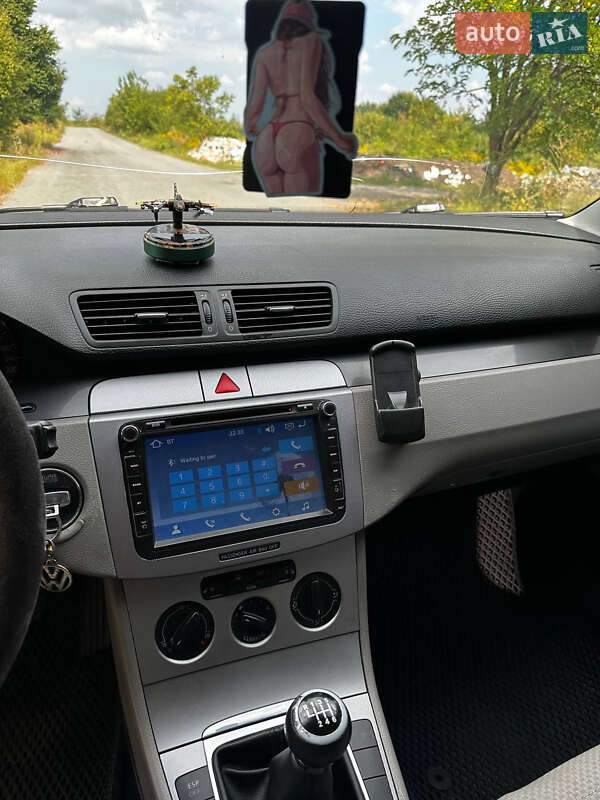 Універсал Volkswagen Passat 2005 в Житомирі