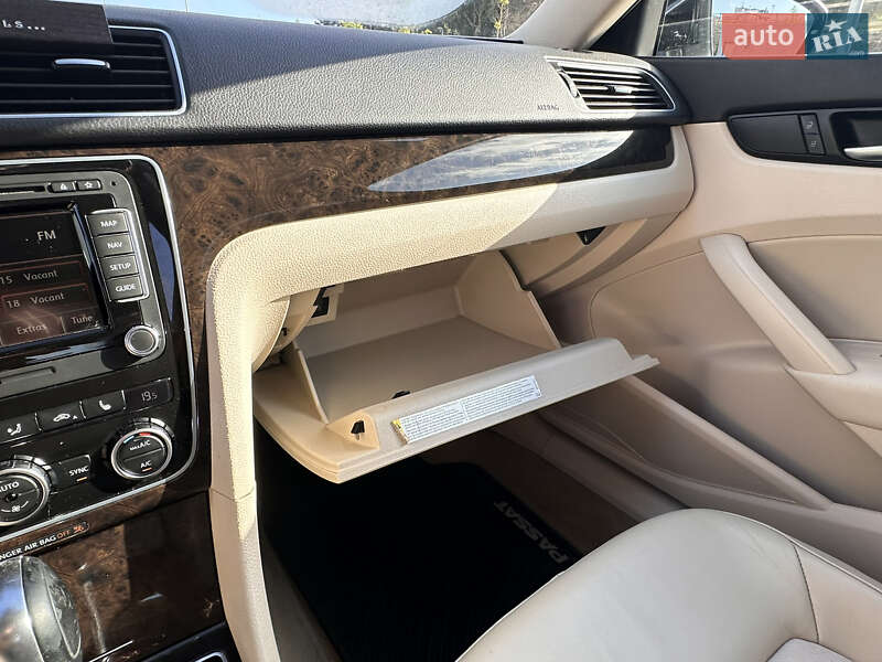 Седан Volkswagen Passat 2013 в Києві