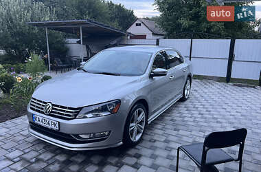 Седан Volkswagen Passat 2014 в Києві