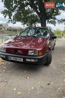 Универсал Volkswagen Passat 1989 в Костополе