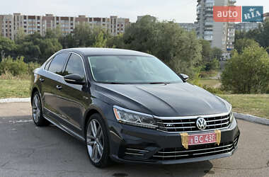 Седан Volkswagen Passat 2017 в Ровно