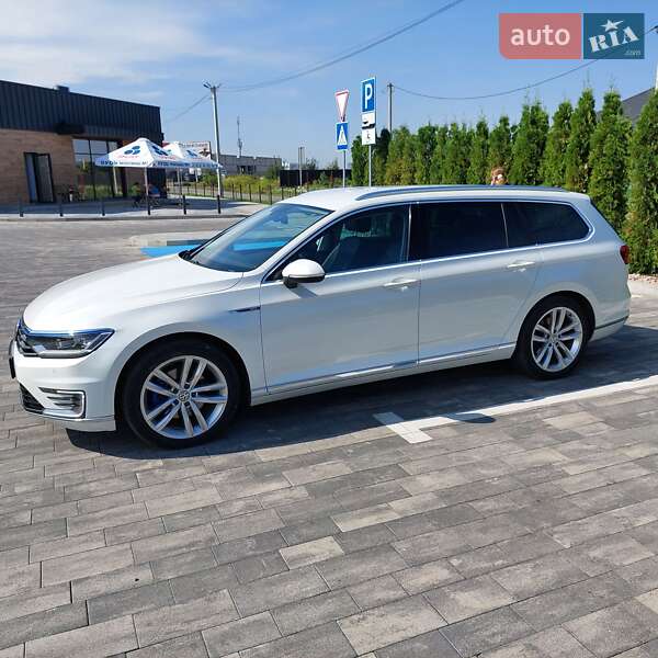 Универсал Volkswagen Passat 2017 в Луцке