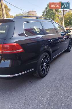 Універсал Volkswagen Passat 2011 в 