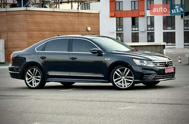 Седан Volkswagen Passat 2016 в Киеве