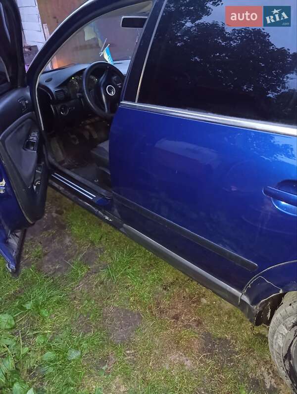 Седан Volkswagen Passat 2004 в Луцке фото 7 Седан Volkswagen Passat 2004 в Луцке