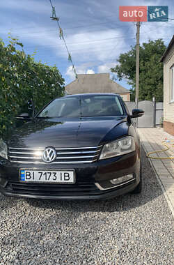 Седан Volkswagen Passat 2011 в Ахтырке