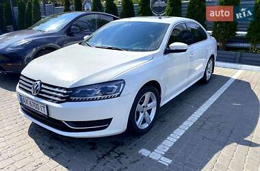 Седан Volkswagen Passat 2012 в Харкові