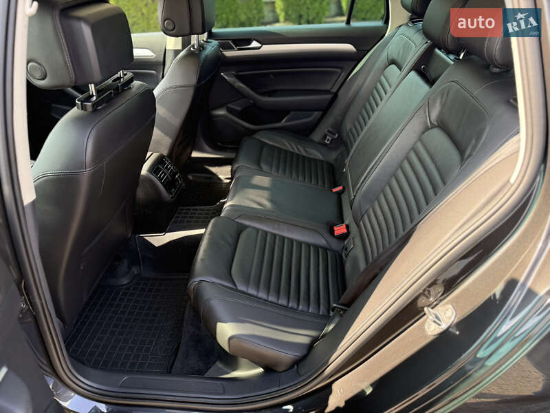 Универсал Volkswagen Passat 2017 в Львове