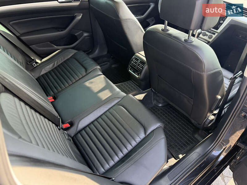 Универсал Volkswagen Passat 2017 в Львове