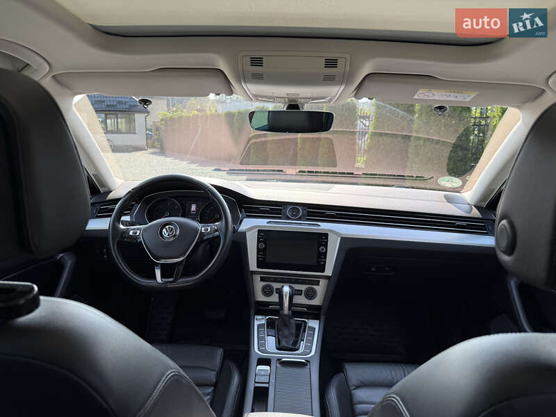 Универсал Volkswagen Passat 2017 в Львове
