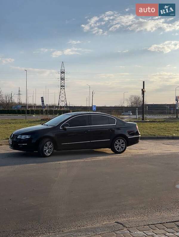 Седан Volkswagen Passat 2006 в Стрые