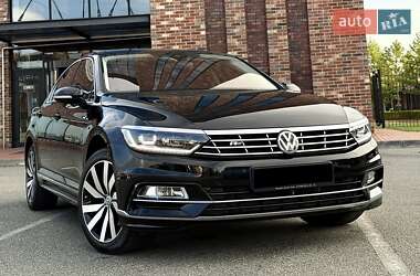 Седан Volkswagen Passat 2018 в Києві