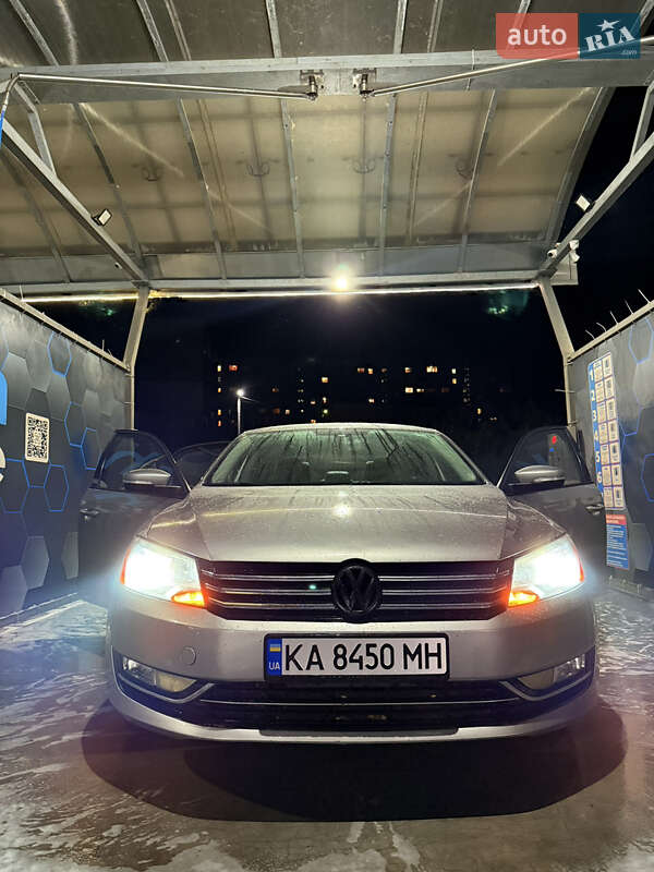 Седан Volkswagen Passat 2012 в Фастове