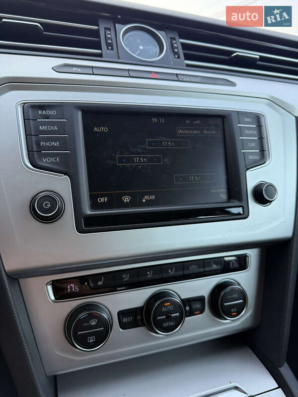 Универсал Volkswagen Passat 2015 в Черновцах