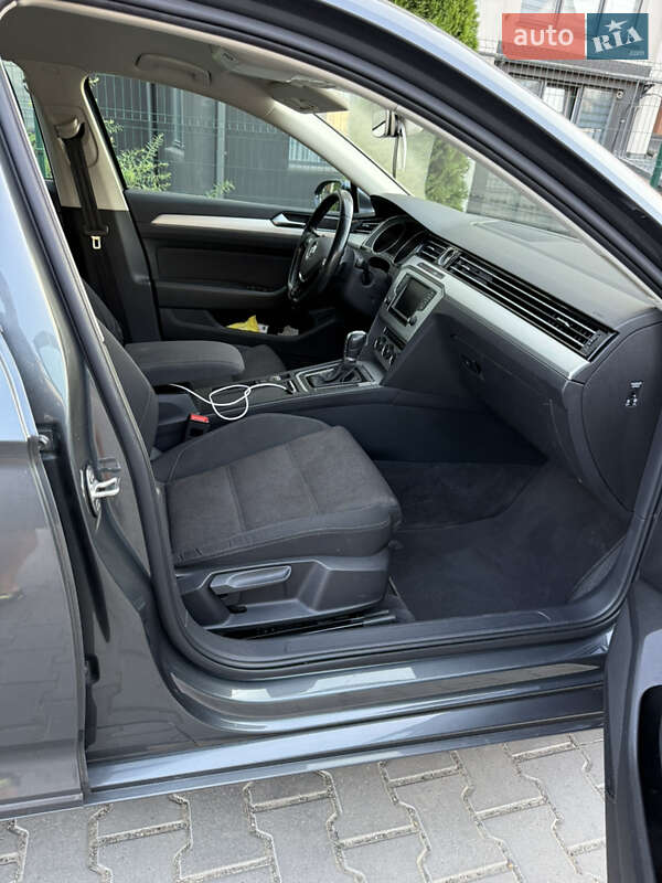 Универсал Volkswagen Passat 2015 в Черновцах