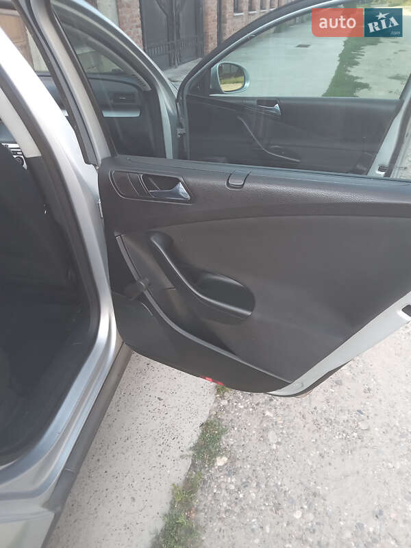 Универсал Volkswagen Passat 2006 в Виноградове