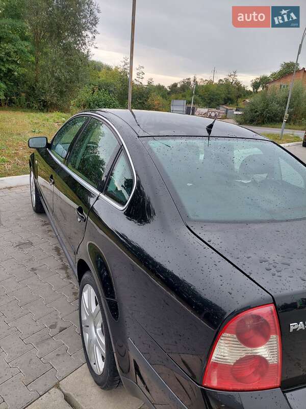 Седан Volkswagen Passat 2003 в Чернівцях