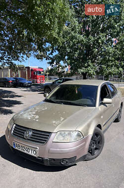 Седан Volkswagen Passat 2001 в Києві
