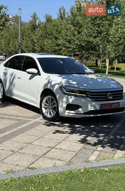 Седан Volkswagen Passat 2020 в Днепре
