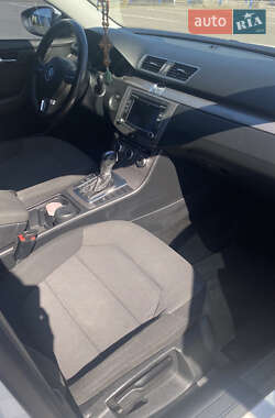 Седан Volkswagen Passat 2013 в 