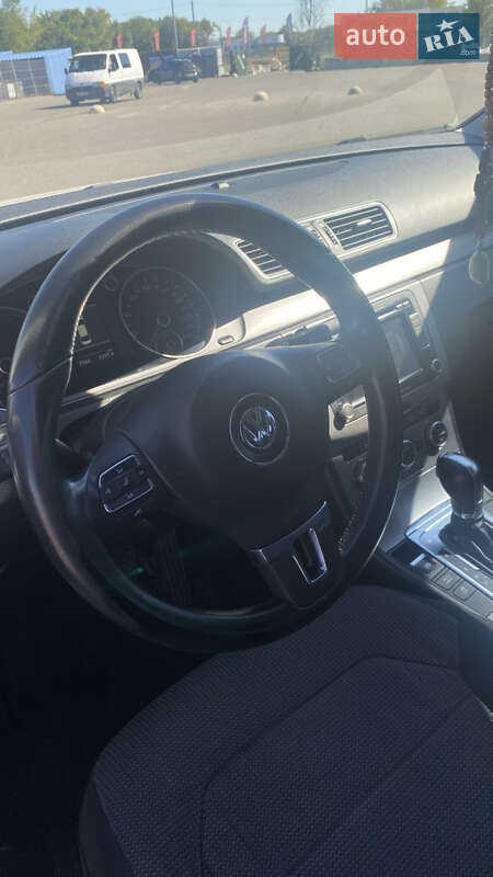 Седан Volkswagen Passat 2013 в Днепре
