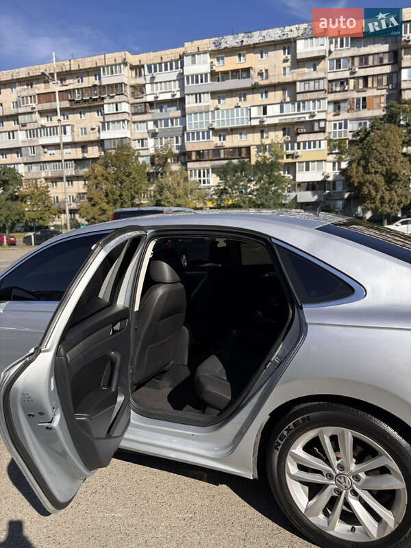 Седан Volkswagen Passat 2020 в Киеве