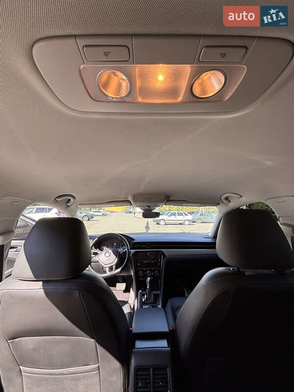 Седан Volkswagen Passat 2020 в Киеве