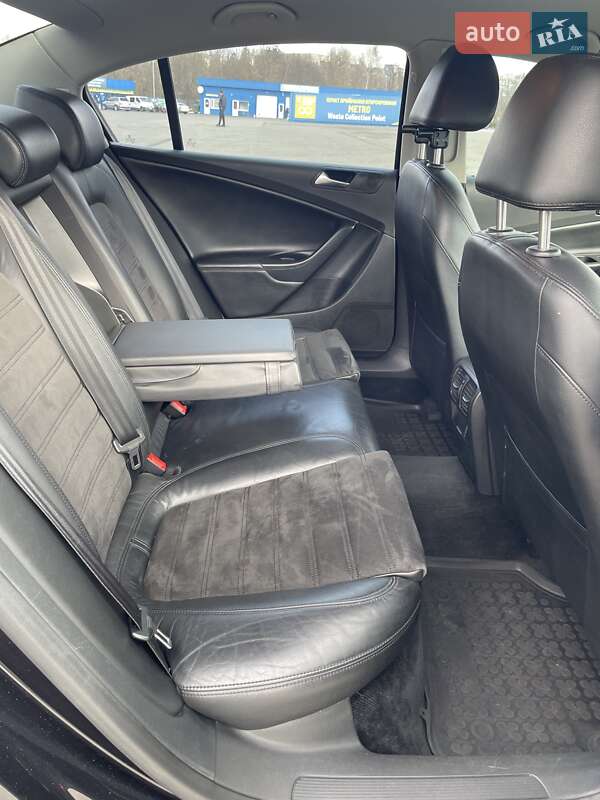 Седан Volkswagen Passat 2010 в Києві