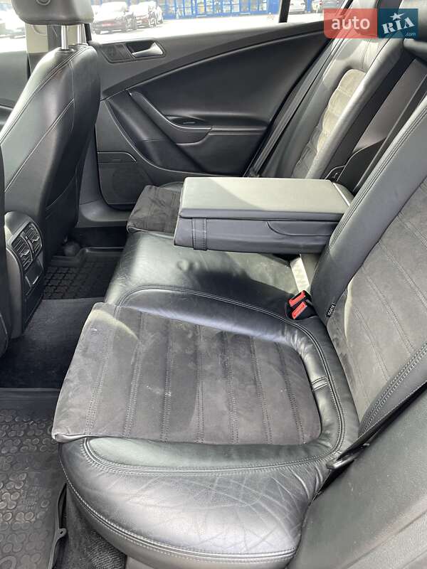 Седан Volkswagen Passat 2010 в Києві