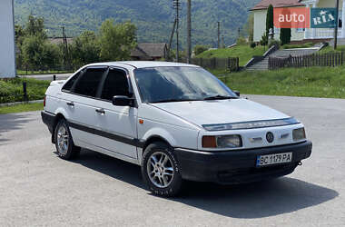 Седан Volkswagen Passat 1989 в Східниці