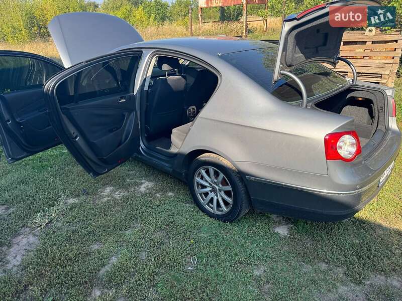 Седан Volkswagen Passat 2007 в Харкові