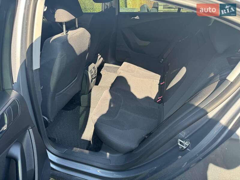 Седан Volkswagen Passat 2007 в Харкові