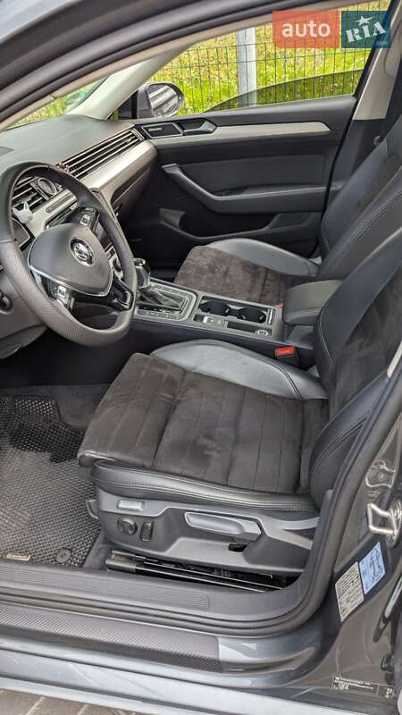 Универсал Volkswagen Passat 2015 в Киеве