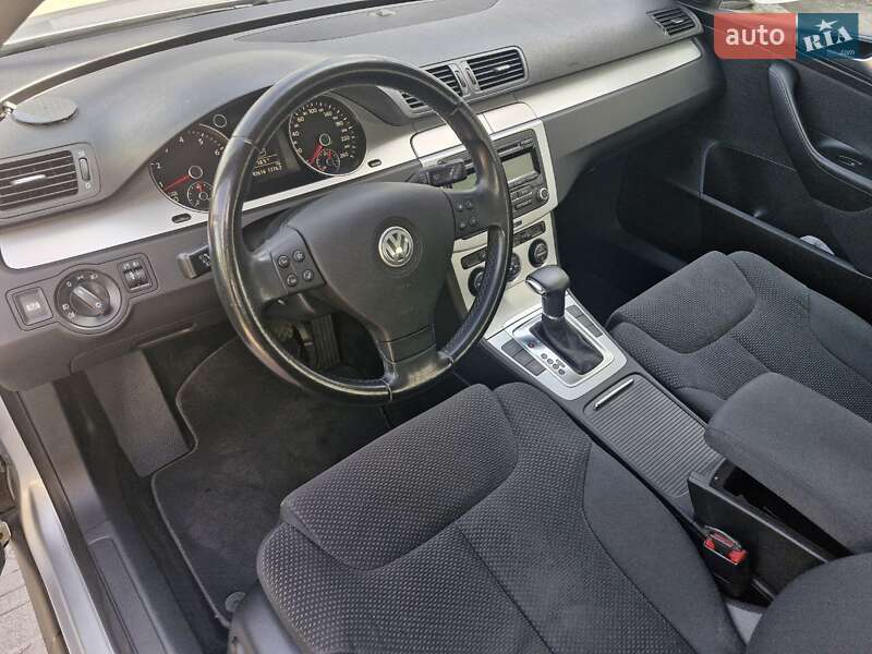 Універсал Volkswagen Passat 2009 в Миколаєві