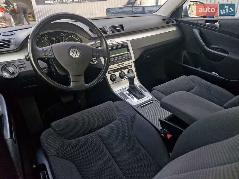 Універсал Volkswagen Passat 2009 в Миколаєві