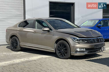 Седан Volkswagen Passat 2016 в Мукачево