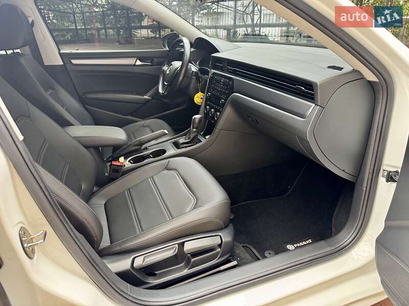 Седан Volkswagen Passat 2020 в Одессе