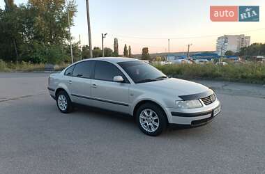 Седан Volkswagen Passat 2000 в Житомире