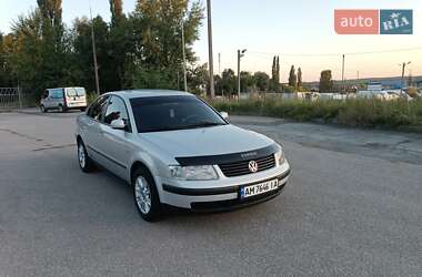 Седан Volkswagen Passat 2000 в Житомире