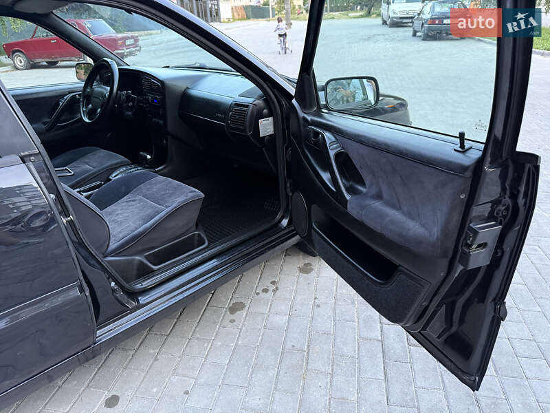 Універсал Volkswagen Passat 1995 в Кременці