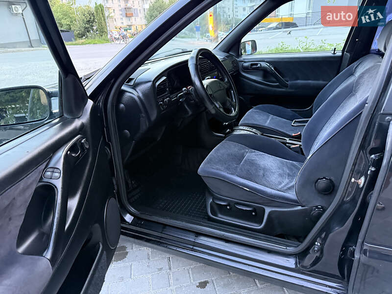 Універсал Volkswagen Passat 1995 в Кременці