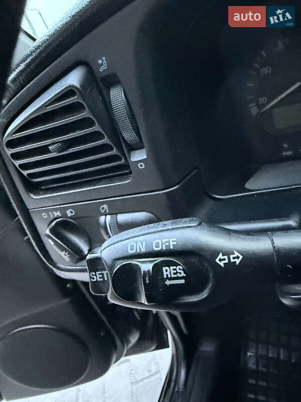 Універсал Volkswagen Passat 1995 в Кременці