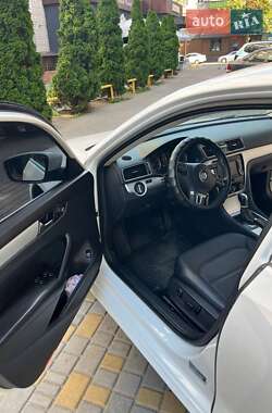 Седан Volkswagen Passat 2012 в 
