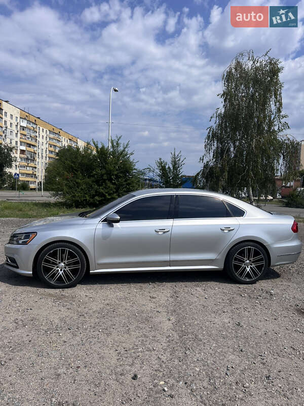 Седан Volkswagen Passat 2016 в Харькове