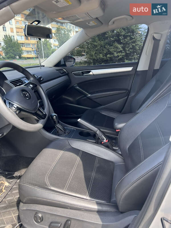 Седан Volkswagen Passat 2016 в Харькове