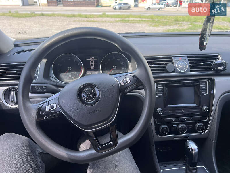 Седан Volkswagen Passat 2016 в Харькове