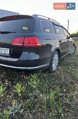 Універсал Volkswagen Passat 2012 в 