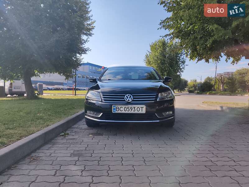 Седан Volkswagen Passat 2011 в Сокале