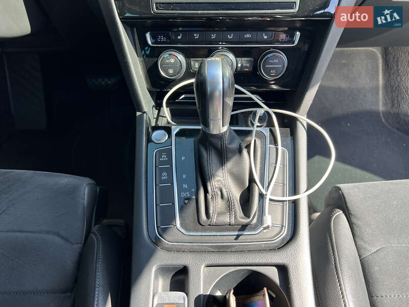 Універсал Volkswagen Passat 2015 в Христинівці фото 37 Універсал Volkswagen Passat 2015 в Христинівці