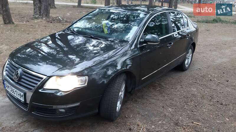 Седан Volkswagen Passat 2006 в Олевську